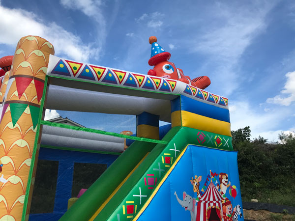 ���܂̂݃T�[�J�X�R���{