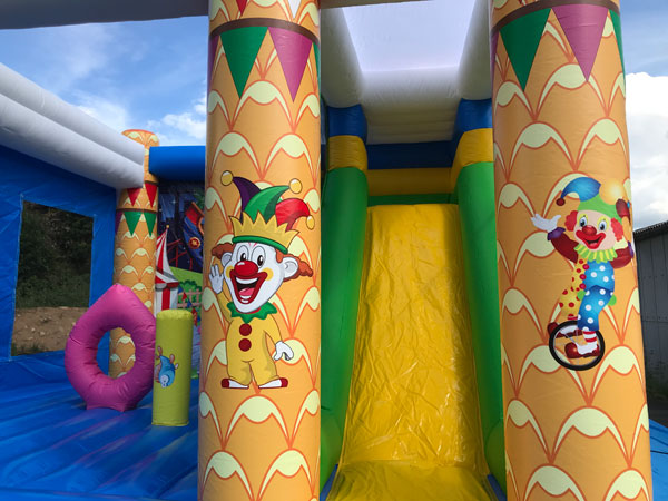 ���܂̂݃T�[�J�X�R���{