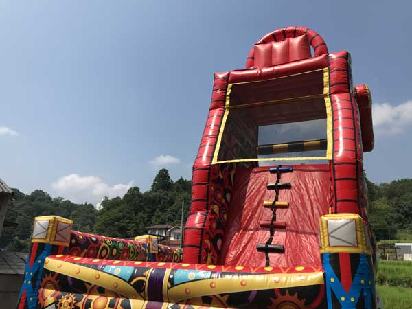 �A�[�}�[���{�E�X���C�_�[���R���{